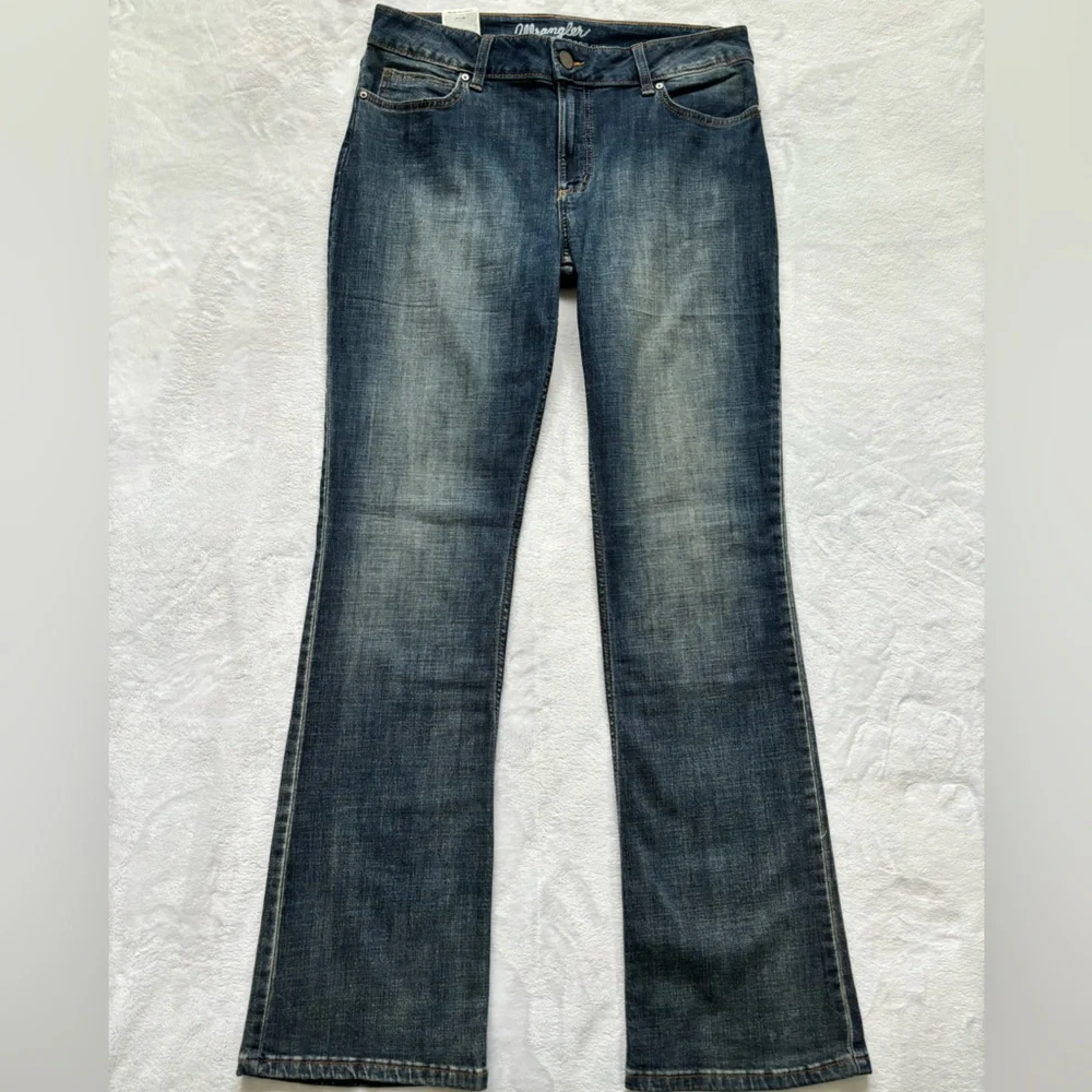 WRANGLER Classic Mid Rise Bootcut Blue Jeans--NWT—15 - Picture 1 of 14